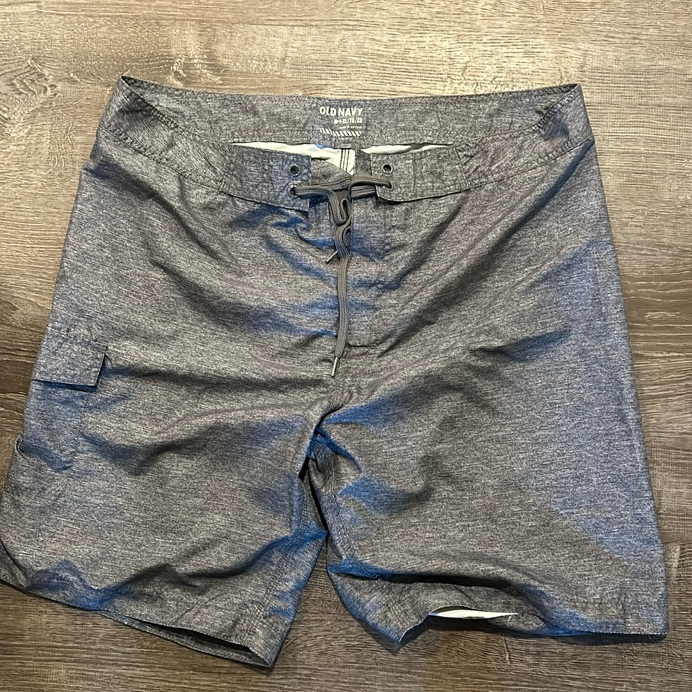 Old Navy grey men’s swimsuit- XL- like new